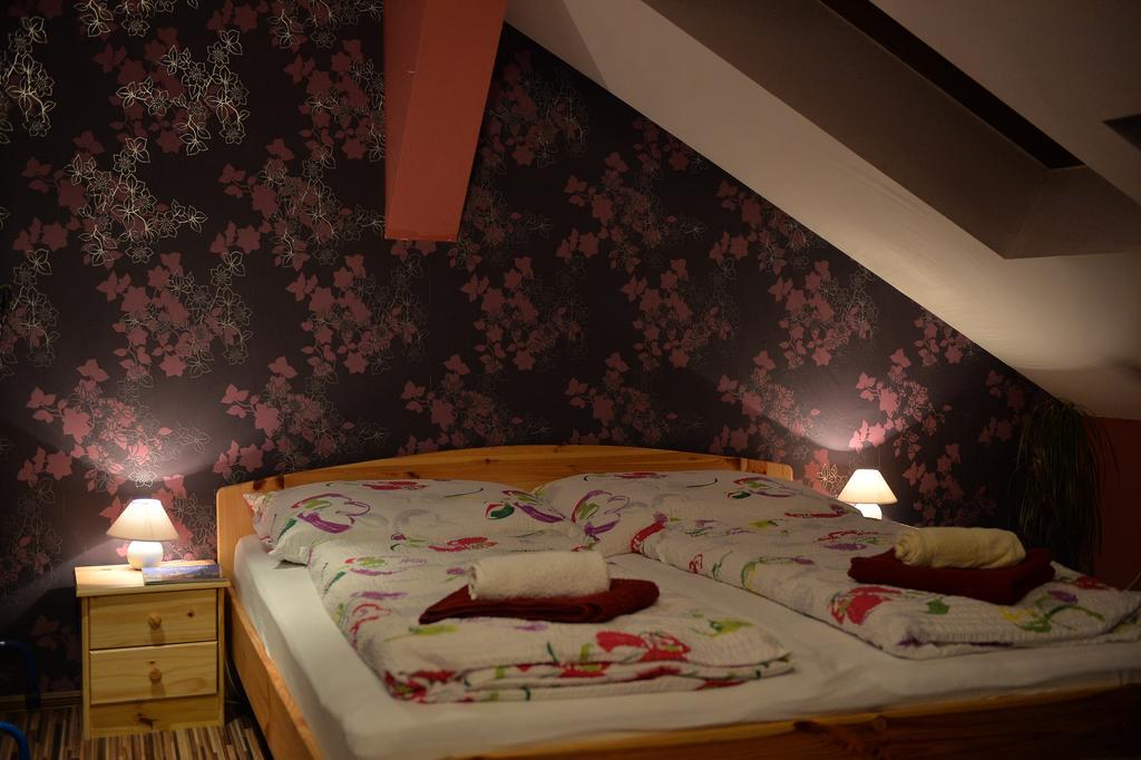 Sopron Eszter Apartman Camera foto
